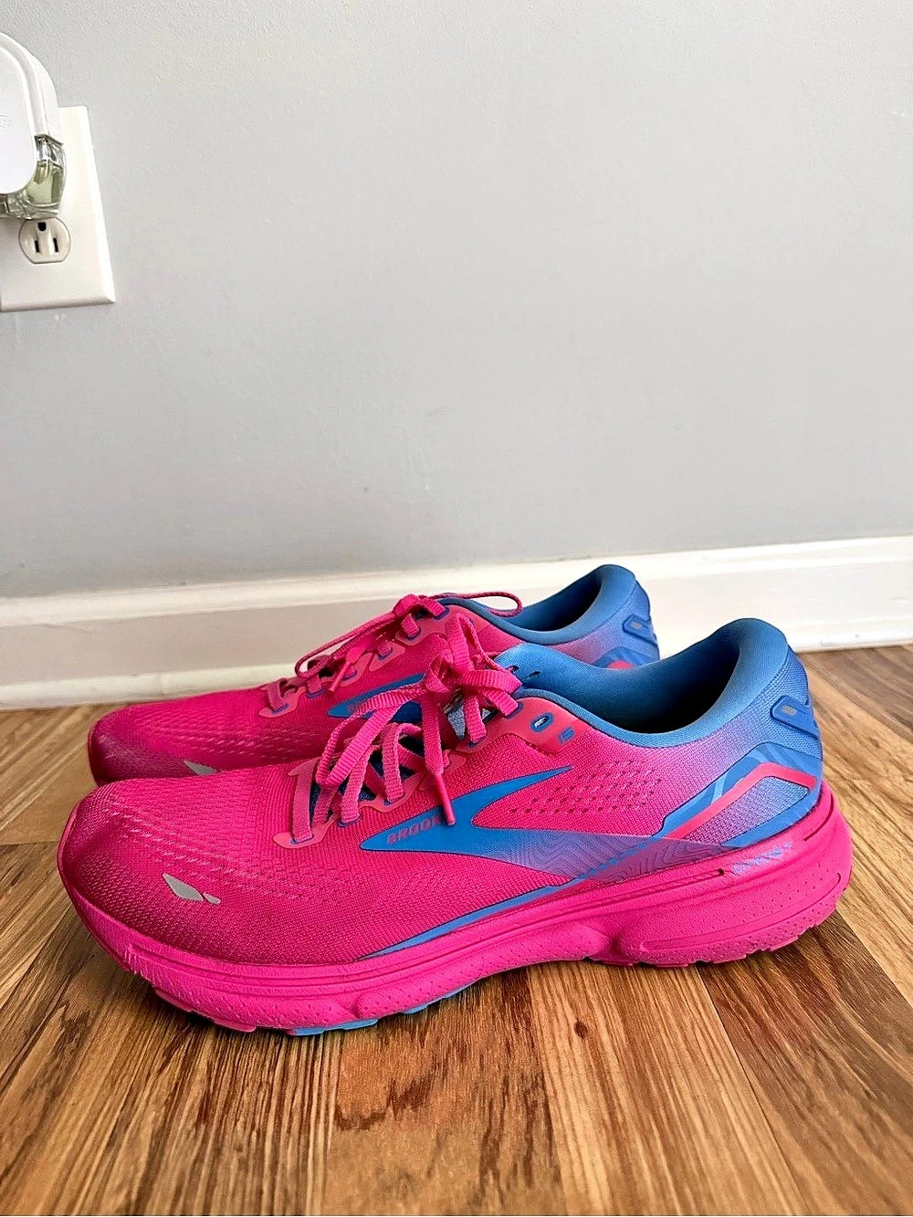 Brooks Ghost 15 Athletic Shoes Pink & Blue US 12